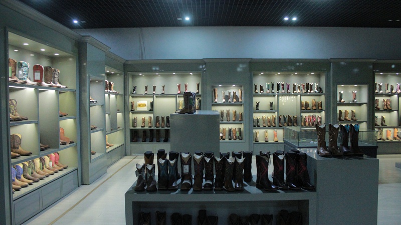 Western Cowboy Boot Options for Buyers of Different Shapes