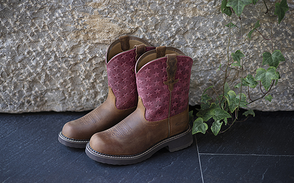 Heritage And Innovation Of Horse Boot Craftsmanship - Explore The Bootmaking Journey Of Horse Boot M