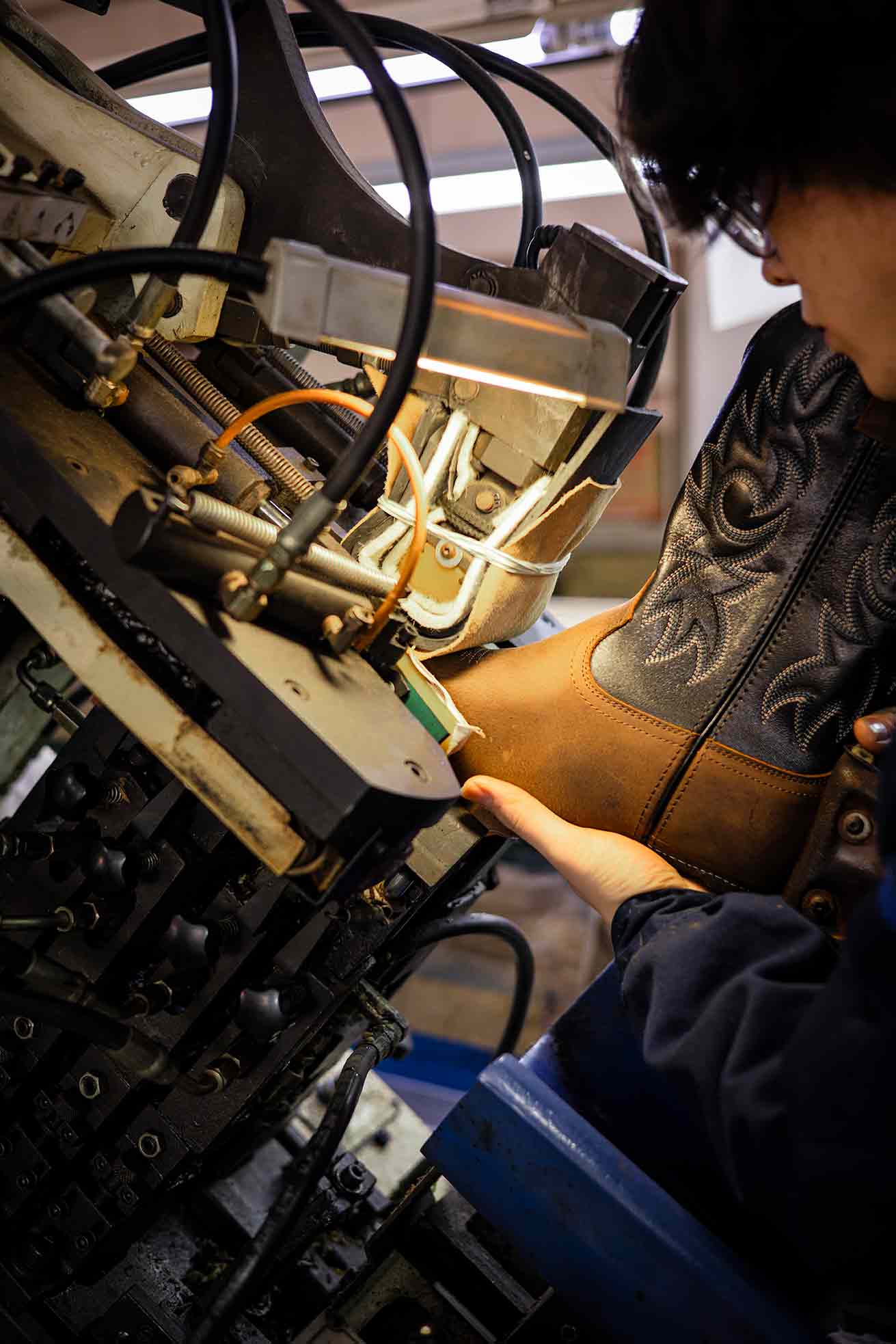 Improve Supply Chain Management, Improve The Efficiency Of Shoes And Boots OEM Factory