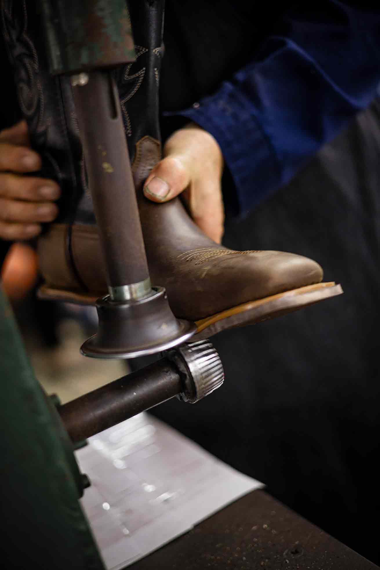 What Is The Production Wisdom Of Customized Shoes And Boots Manufacturers