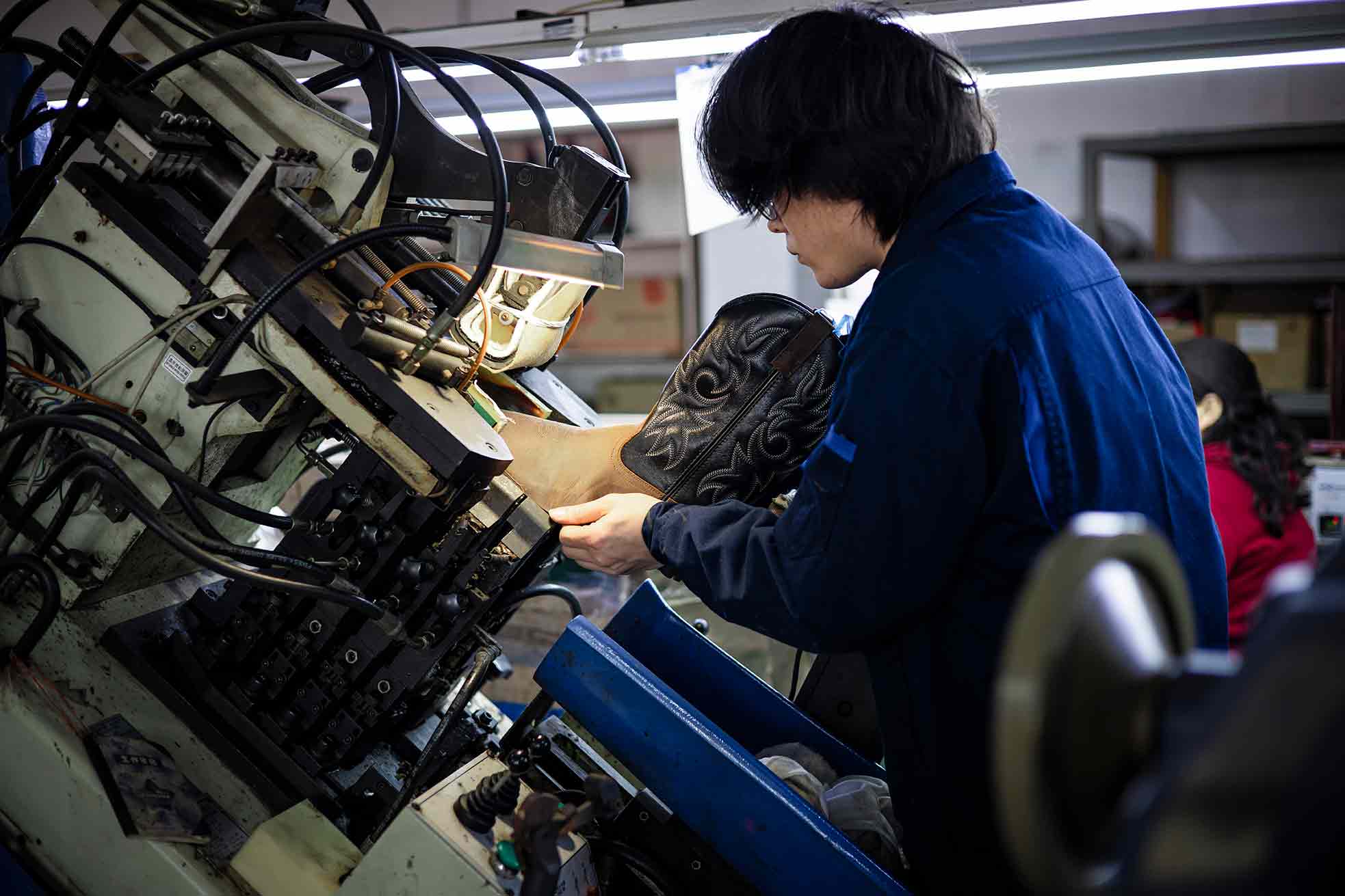The Future Of Shoes And Boots OEM - Technological Innovation
