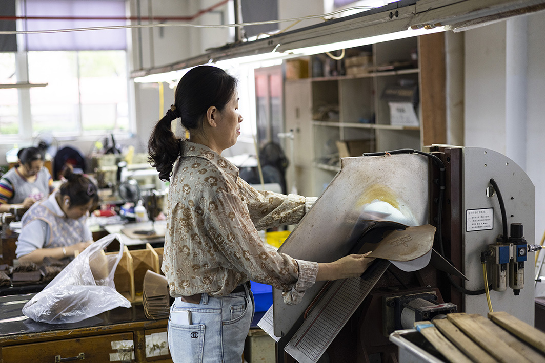Shoes And Boots Manufacturer Brings The Melody Of Summer's Martin Boots