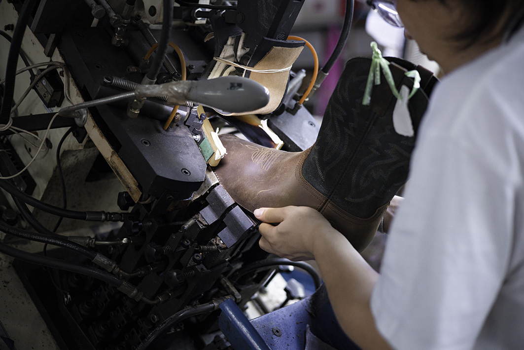 Innovation - The Development Driving Force Of The Source Manufacturer Of Shoes And Boots