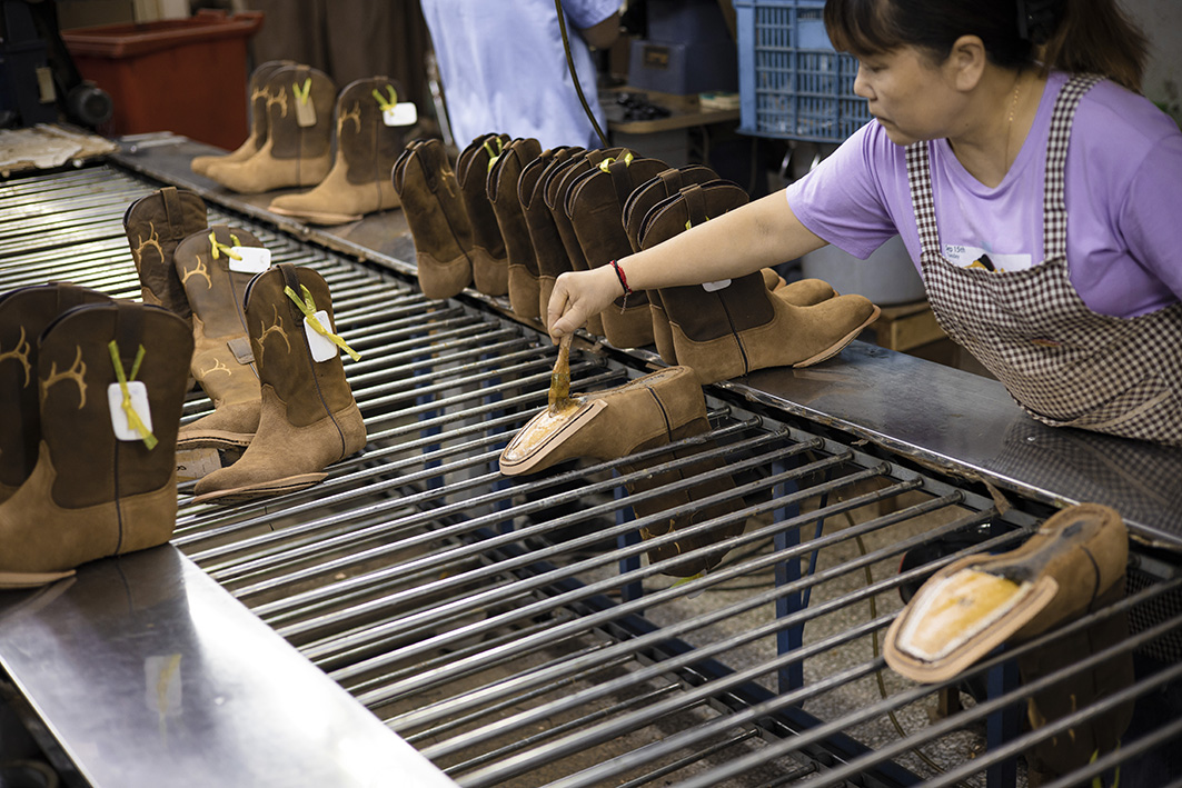 How Shoes And Boots OEM Factories Actively Respond To The Wave Of Customization