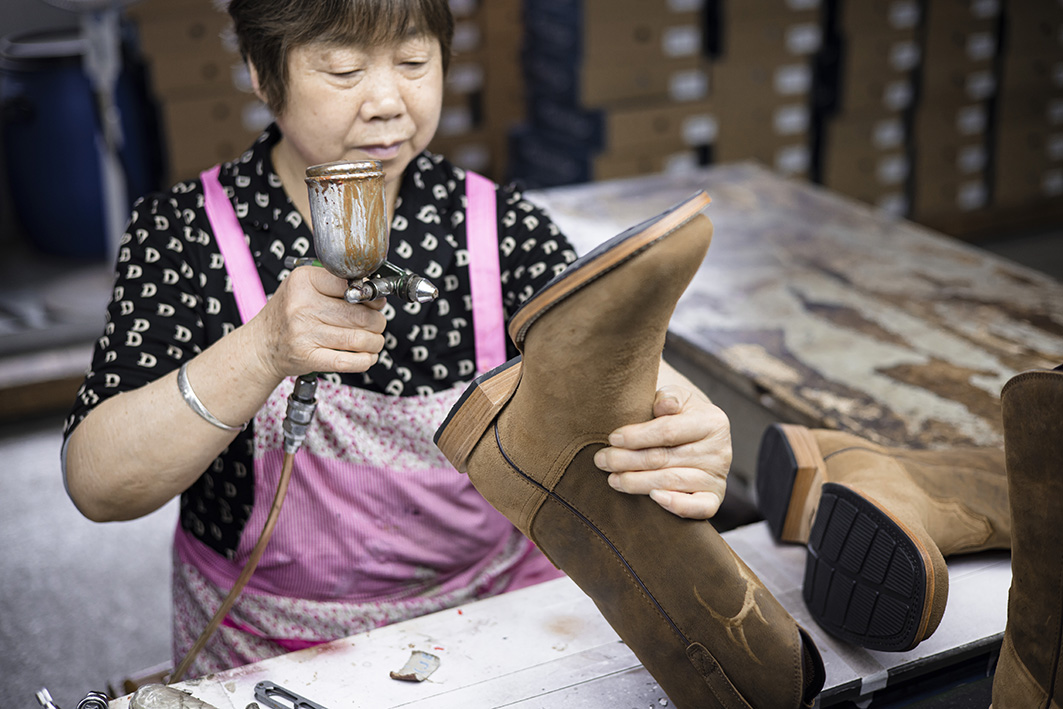 Countryside Memories In Horse Boots At Mango Season