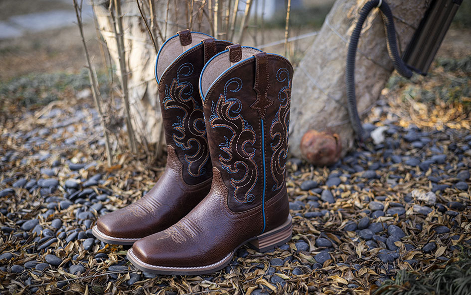 Mangseo And Riding Boots - The
