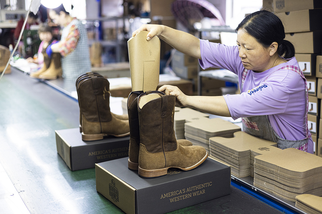 Actively Explore The International Market To Enhance The Brand Influence Of Shoes And Boots Manufact