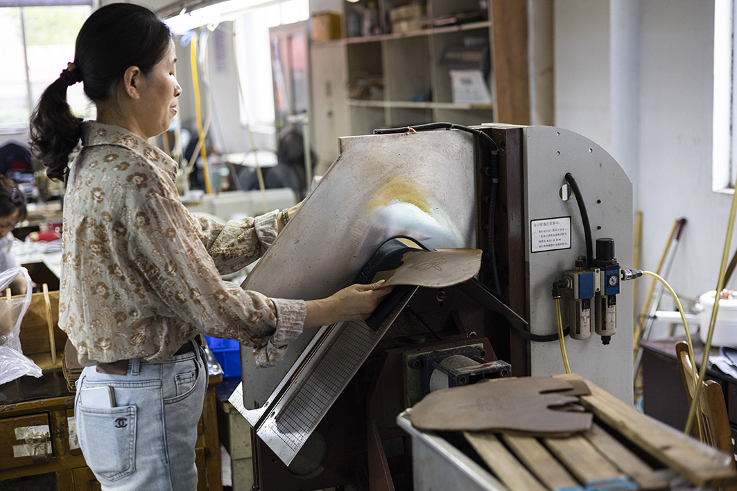 The Future Of Yibei Shoes And Boots OEM - Technological Innovation