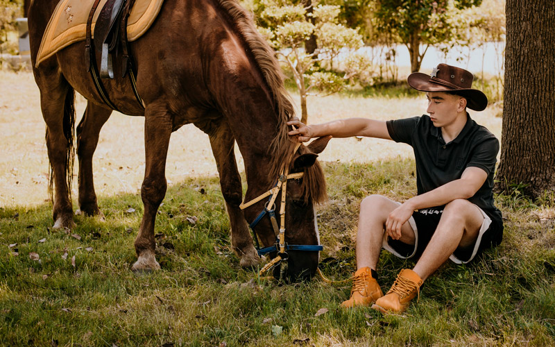 Examples Of Fashionable Matching Of Bumblebee Riding Boots (II)