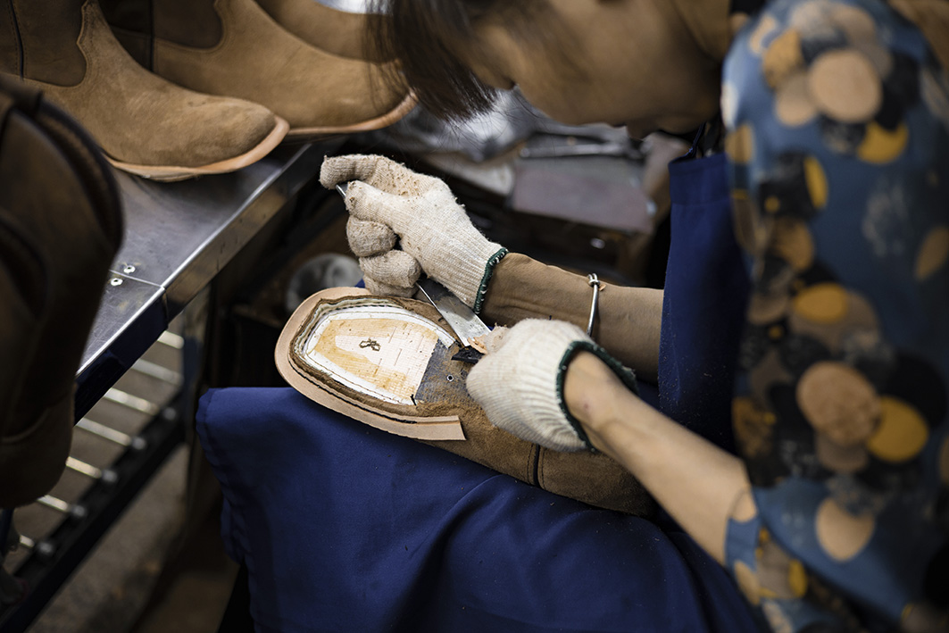 Inheritance And Innovation Of Shoes And Boots Customized Factory