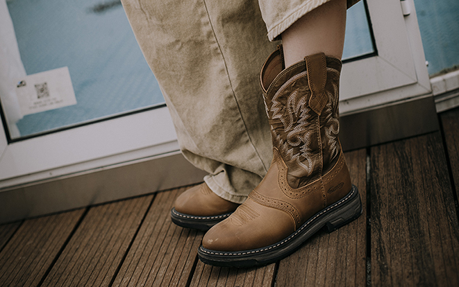 Matching Suggestions For Different Colors Of Riding Boots