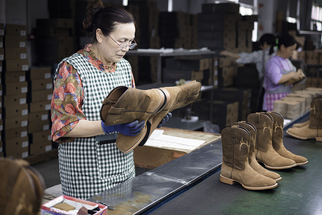 Craftsmanship And Materials Used In The Making Of Cowboy Riding Boots