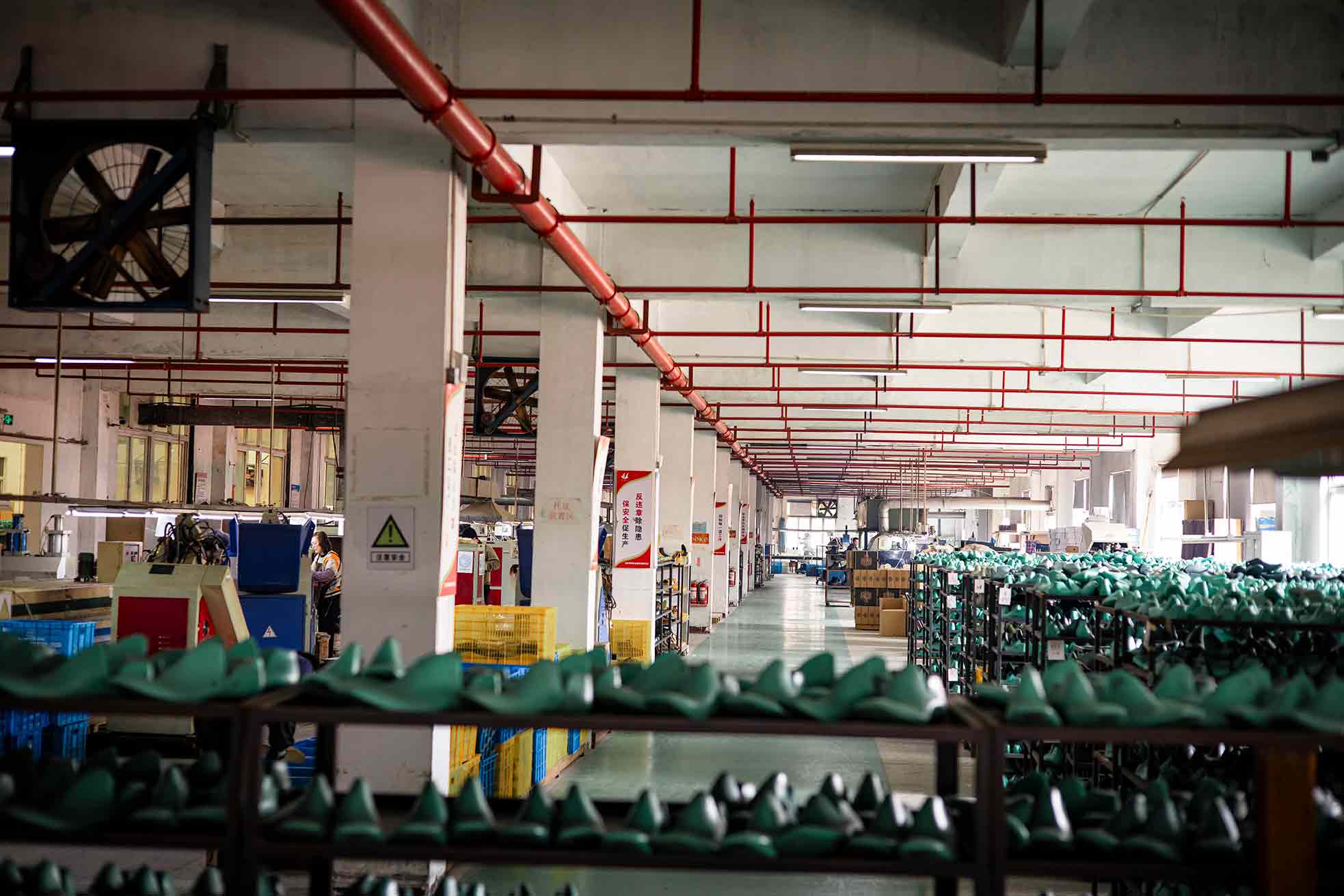 The Fashionable Shoes And Boots Customized Factory Beside You