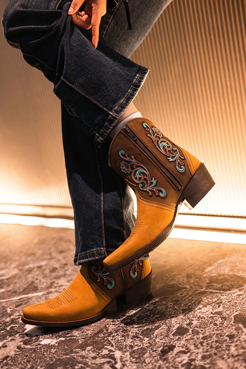 How To Pair Martin Boots With Jeans