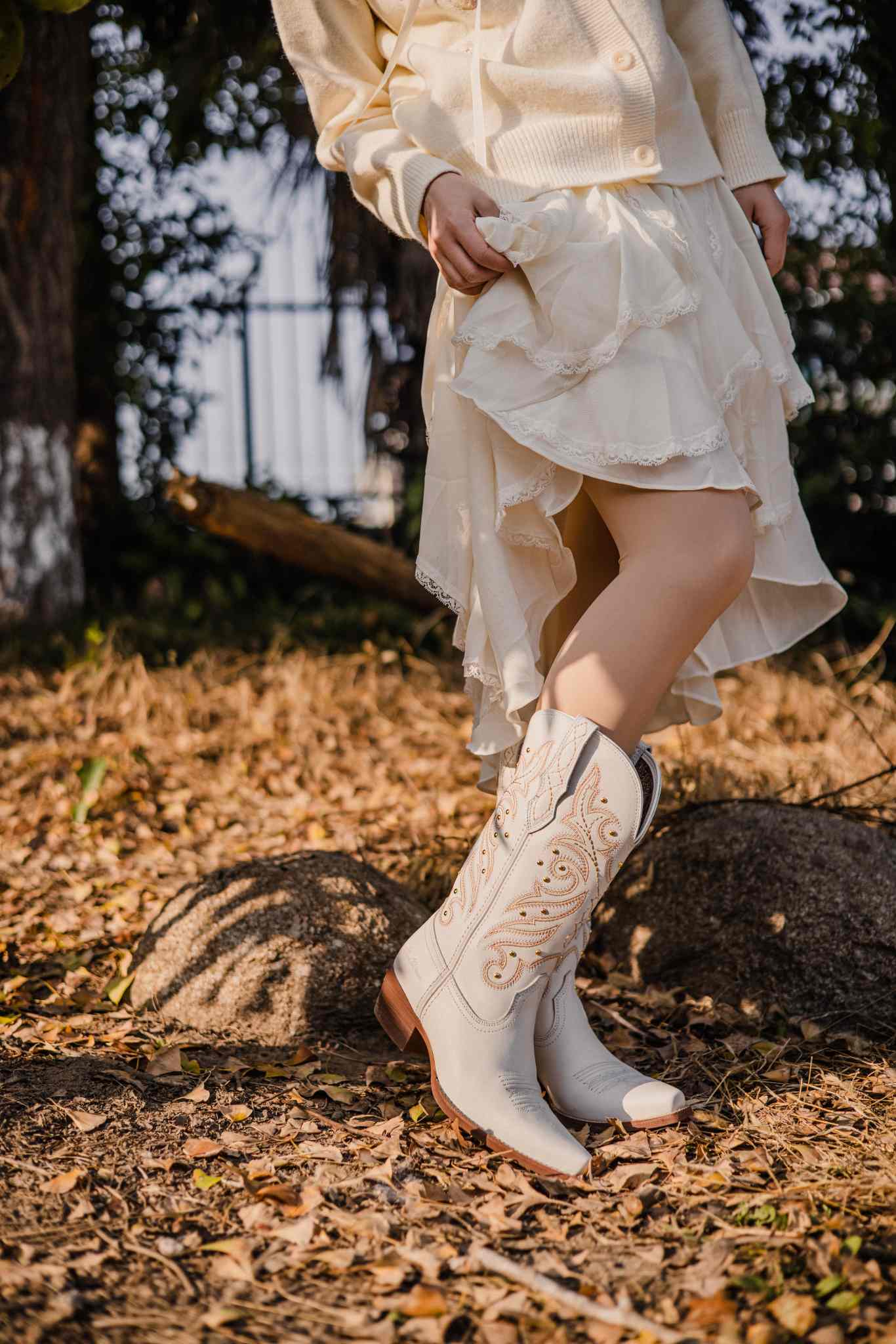 The spring breeze treads on th